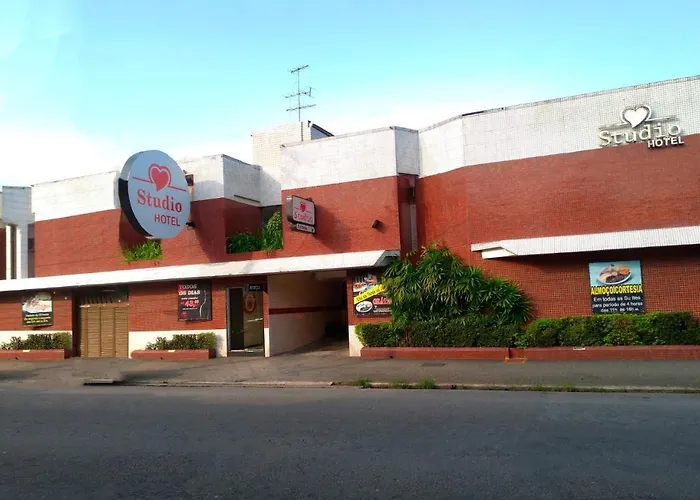  Studio (Adults Only)
